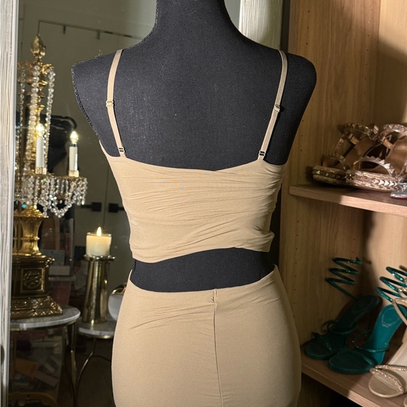 SKIMS Taupe Bodycon Two Piece Set - Picture 4 of 5